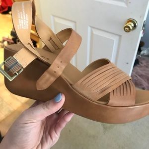 Kork’s Tan wedges